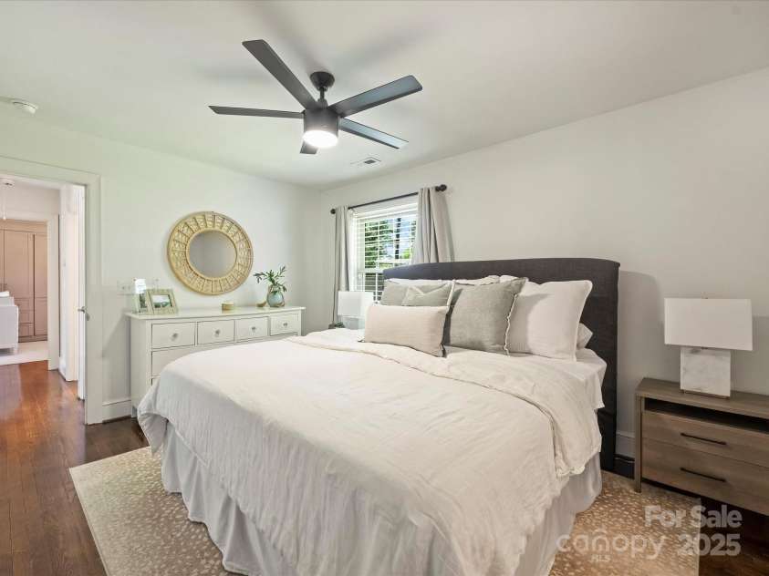 4921 Doris Avenue, Charlotte, NC 28205.  MLS# CAR4253366, YatesRealty ID 9584. Primary Bedroom