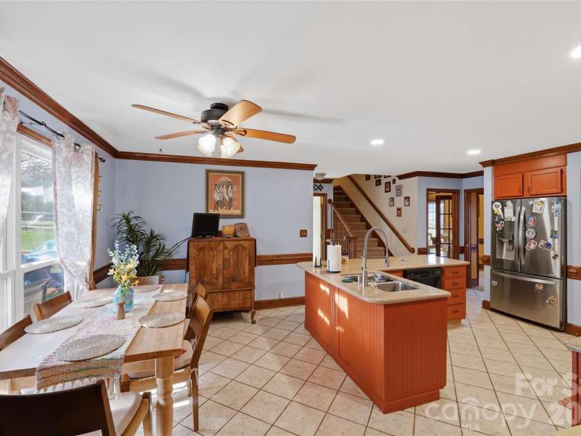 8917 Dartmoor Place, Mint Hill, NC 28227.  MLS# CAR4352305, YatesRealty ID 9587. Kitchen - Breakfast Area