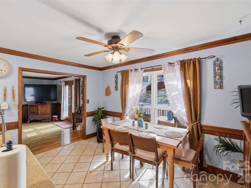 8917 Dartmoor Place, Mint Hill, NC 28227.  MLS# CAR4352305, YatesRealty ID 9587. Kitchen - Breakfast Area