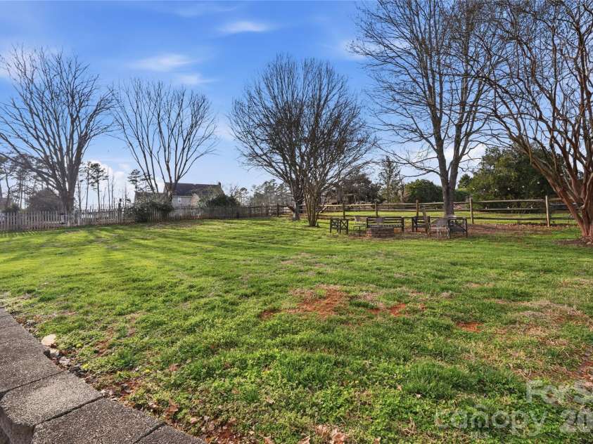 8917 Dartmoor Place, Mint Hill, NC 28227.  MLS# CAR4352305, YatesRealty ID 9587. Rear Yard