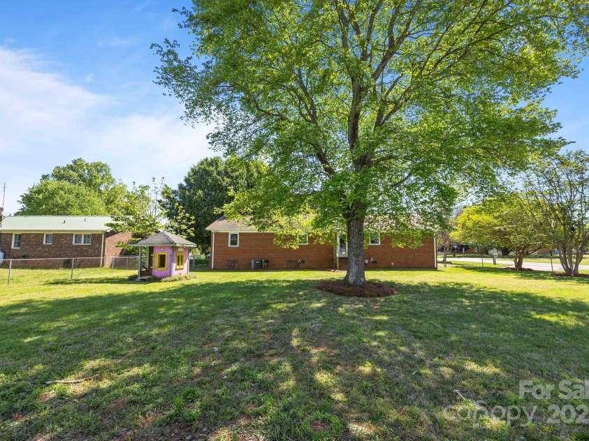 250 Log Barn Road, Salisbury, NC 28146.  MLS# CAR4250594, YatesRealty ID 9589. 