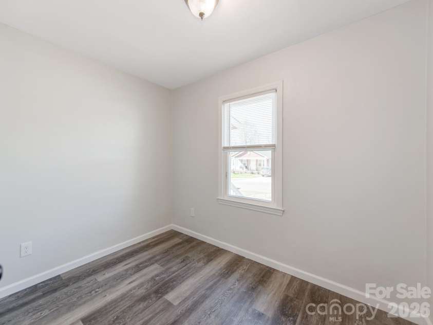 2948 Coronet Way, Charlotte, NC 28208.  MLS# CAR4357473, YatesRealty ID 9589. 