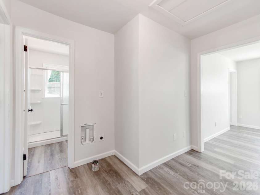 2948 Coronet Way, Charlotte, NC 28208.  MLS# CAR4357473, YatesRealty ID 9589. 