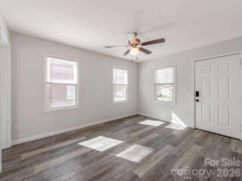 2948 Coronet Way, Charlotte, NC 28208.  MLS# CAR4357473, YatesRealty ID 9589. 