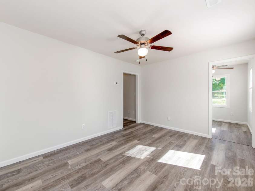 2948 Coronet Way, Charlotte, NC 28208.  MLS# CAR4357473, YatesRealty ID 9589. 