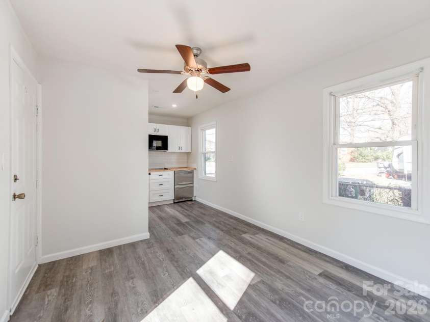 2948 Coronet Way, Charlotte, NC 28208.  MLS# CAR4357473, YatesRealty ID 9589. 