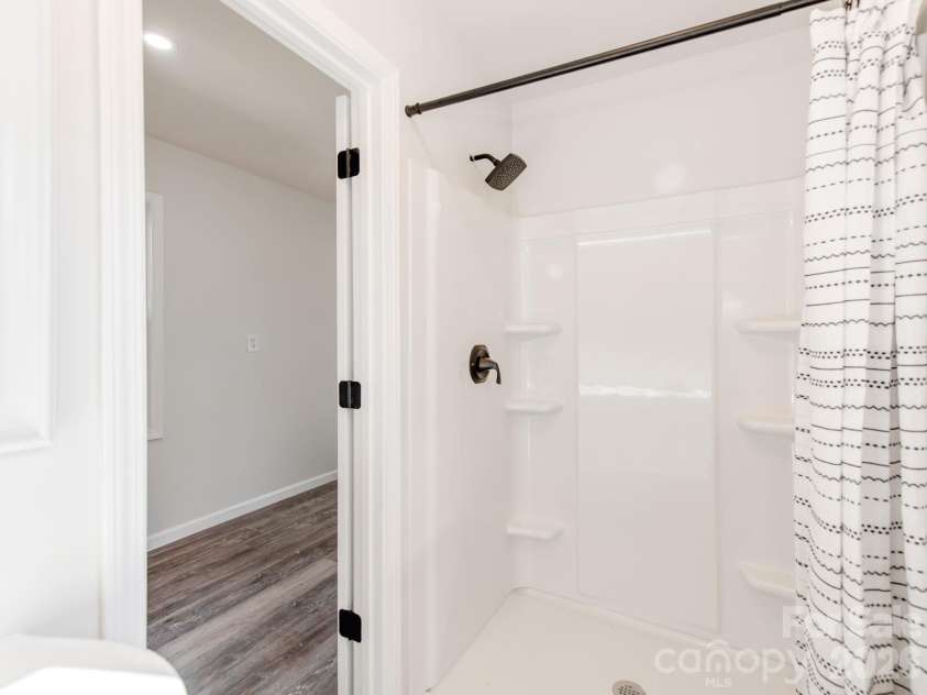 2948 Coronet Way, Charlotte, NC 28208.  MLS# CAR4357473, YatesRealty ID 9589. 
