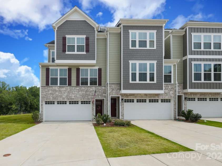 457 Lahinch Drive, Tega Cay, SC 29708.  MLS# CAR4214628, YatesRealty ID 959. 