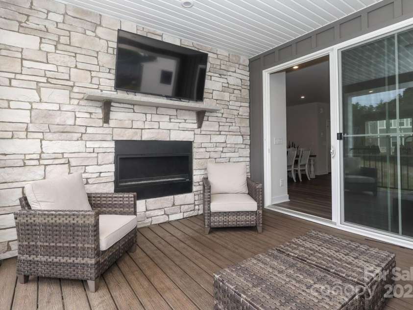 457 Lahinch Drive, Tega Cay, SC 29708.  MLS# CAR4214628, YatesRealty ID 959. 