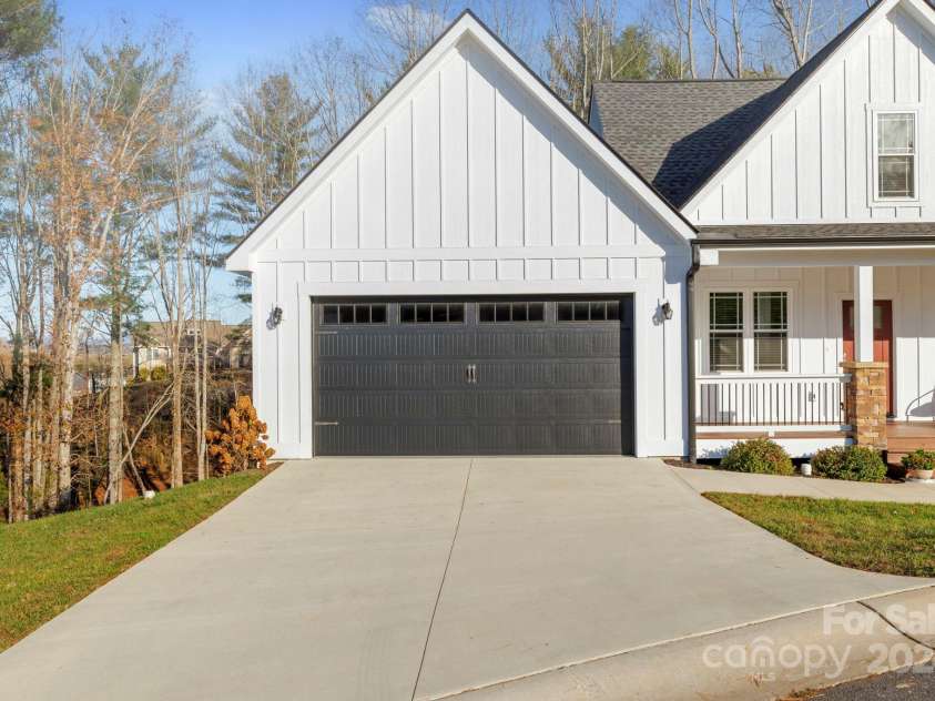 155 Hayes Ridge Lane, Mills River, NC 28759.  MLS# CAR4199843, YatesRealty ID 9590. 