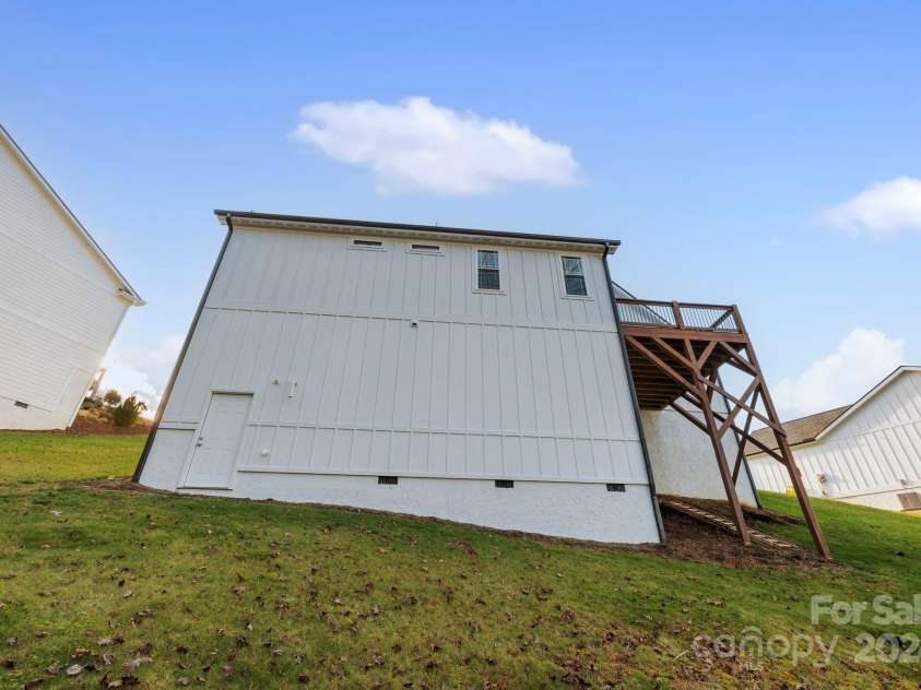 155 Hayes Ridge Lane, Mills River, NC 28759.  MLS# CAR4199843, YatesRealty ID 9590. 