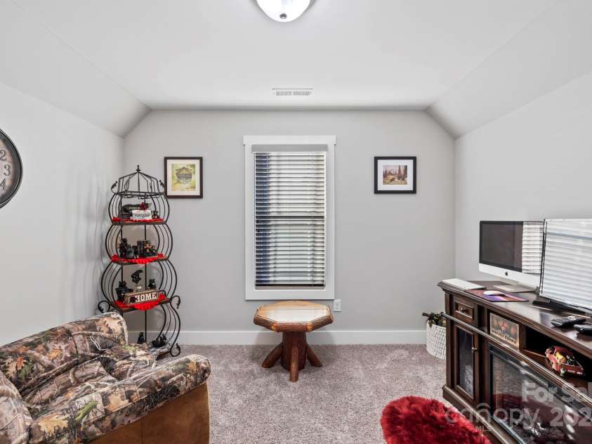 155 Hayes Ridge Lane, Mills River, NC 28759.  MLS# CAR4199843, YatesRealty ID 9590. Bonus room