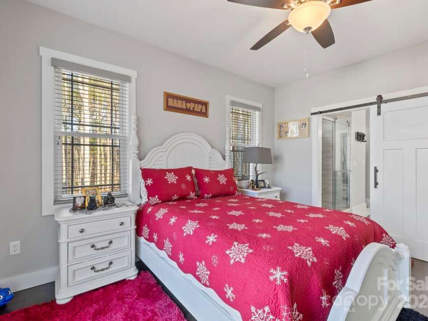 155 Hayes Ridge Lane, Mills River, NC 28759.  MLS# CAR4199843, YatesRealty ID 9590. Primary bedroom to bath