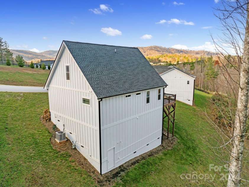 155 Hayes Ridge Lane, Mills River, NC 28759.  MLS# CAR4199843, YatesRealty ID 9590. Private back yard