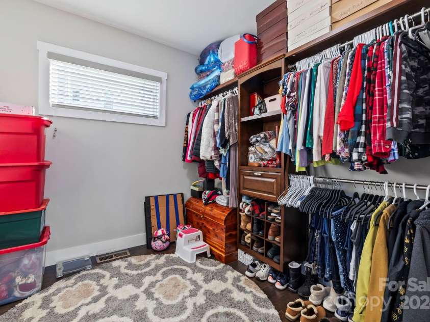 155 Hayes Ridge Lane, Mills River, NC 28759.  MLS# CAR4199843, YatesRealty ID 9590. Walk in Closet from Primary bathroom on main level