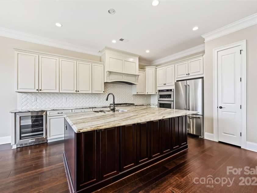 14629 Glen Valley Court, Charlotte, NC 28278.  MLS# CAR4226985, YatesRealty ID 9592. 