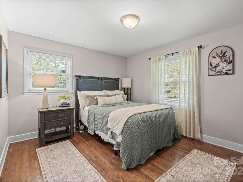 5748 Farmbrook Drive, Charlotte, NC 28210.  MLS# CAR4302947, YatesRealty ID 9592. Spacious Secondary Bedroom features hardwood floors & plenty of natural light!
