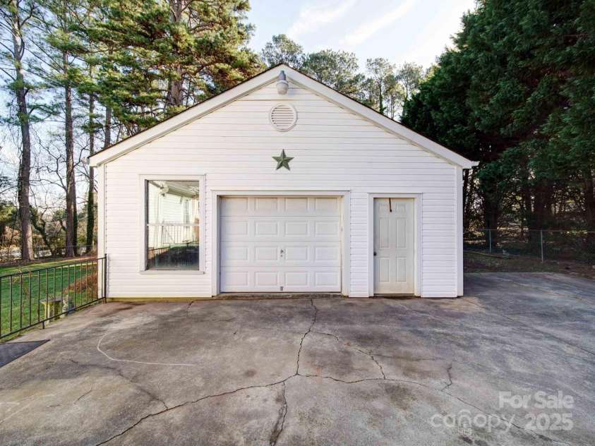 2623 Shaw Avenue, Gastonia, NC 28054.  MLS# CAR4224104, YatesRealty ID 9593. 