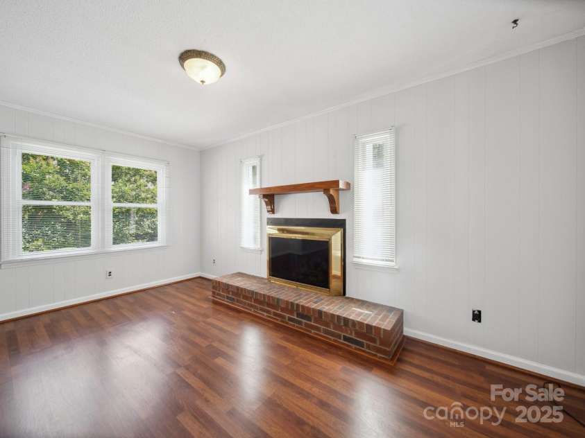 2623 Shaw Avenue, Gastonia, NC 28054.  MLS# CAR4224104, YatesRealty ID 9593. 