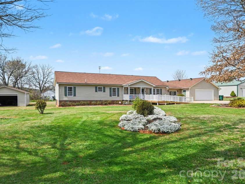 109 Beechwood Drive, Salisbury, NC 28147.  MLS# CAR4359659, YatesRealty ID 9594. 