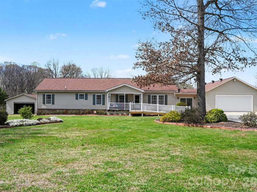 109 Beechwood Drive, Salisbury, NC 28147.  MLS# CAR4359659, YatesRealty ID 9594. 
