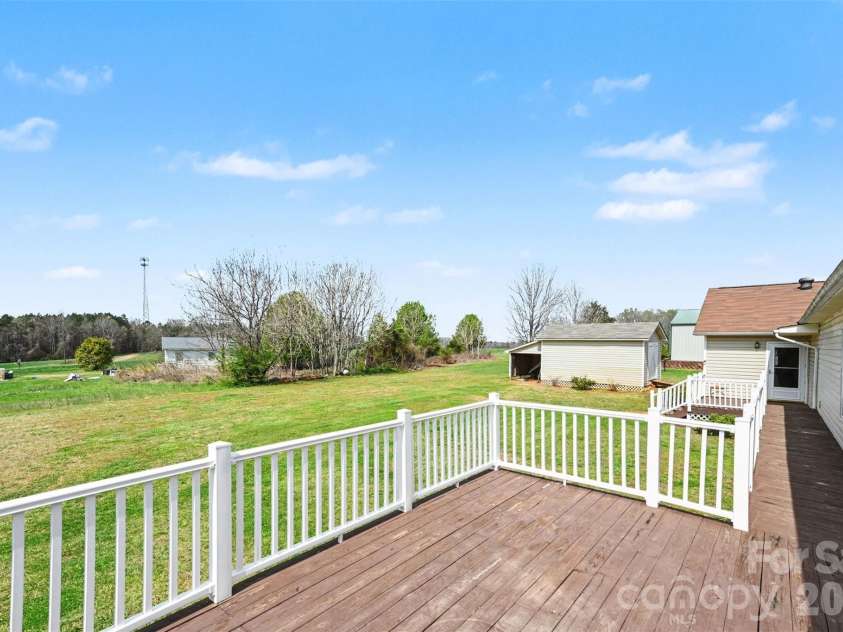 109 Beechwood Drive, Salisbury, NC 28147.  MLS# CAR4359659, YatesRealty ID 9594. 