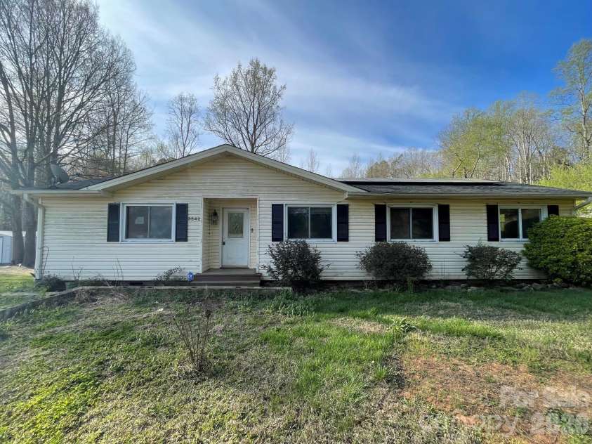 3542 Orchard Road, Iron Station, NC 28080.  MLS# CAR4362109, YatesRealty ID 9595. 