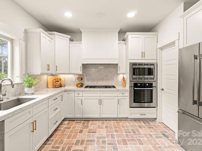 117 Yellow Jacket Circle, Mooresville, NC 28117.  MLS# CAR4220754, YatesRealty ID 9597. 