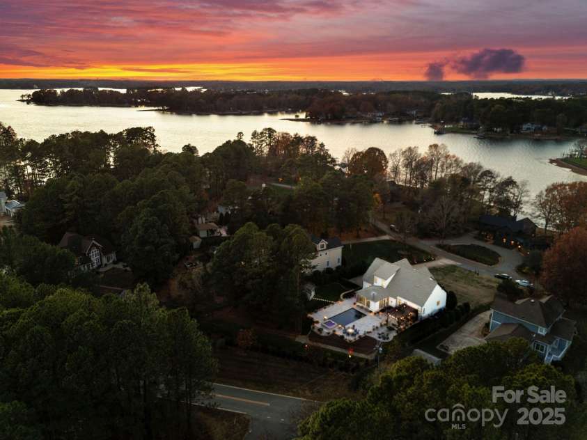 117 Yellow Jacket Circle, Mooresville, NC 28117.  MLS# CAR4220754, YatesRealty ID 9597. 