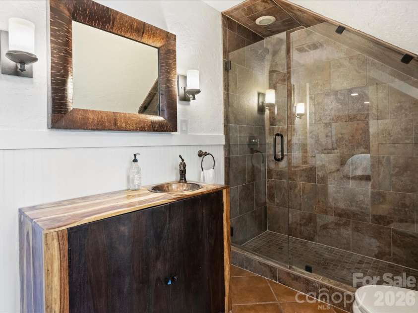 8226 Fairview Road, Charlotte, NC 28226.  MLS# CAR4362159, YatesRealty ID 9597. Full Bath 