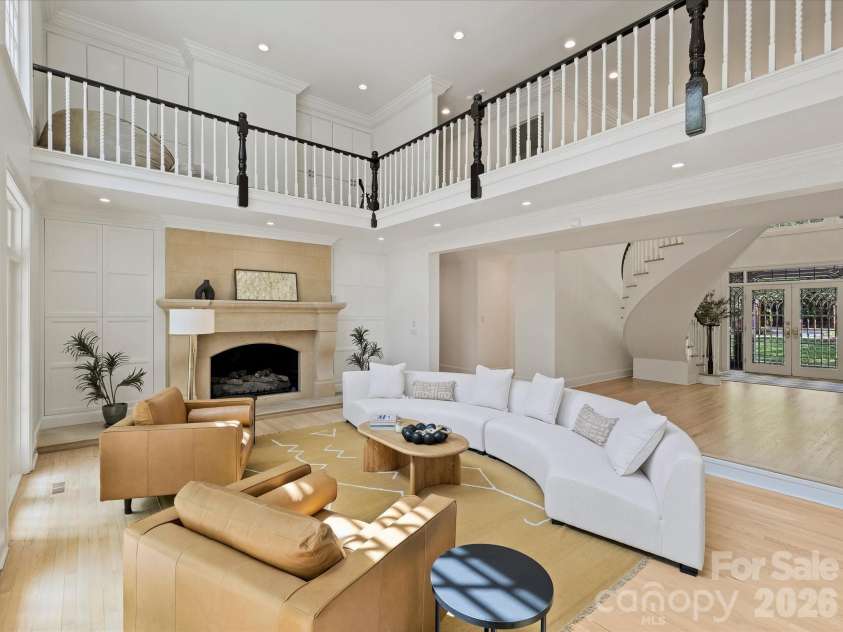 8226 Fairview Road, Charlotte, NC 28226.  MLS# CAR4362159, YatesRealty ID 9597. Great Room 
