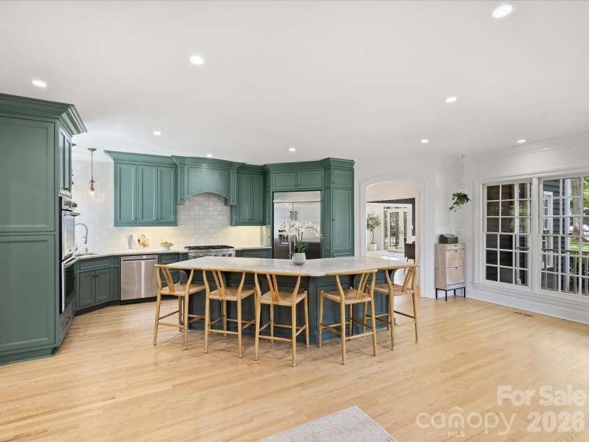 8226 Fairview Road, Charlotte, NC 28226.  MLS# CAR4362159, YatesRealty ID 9597. Kitchen 