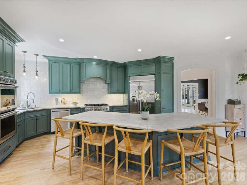 8226 Fairview Road, Charlotte, NC 28226.  MLS# CAR4362159, YatesRealty ID 9597. Kitchen 