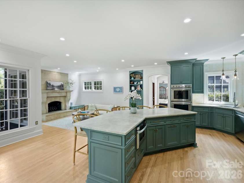 8226 Fairview Road, Charlotte, NC 28226.  MLS# CAR4362159, YatesRealty ID 9597. Kitchen 