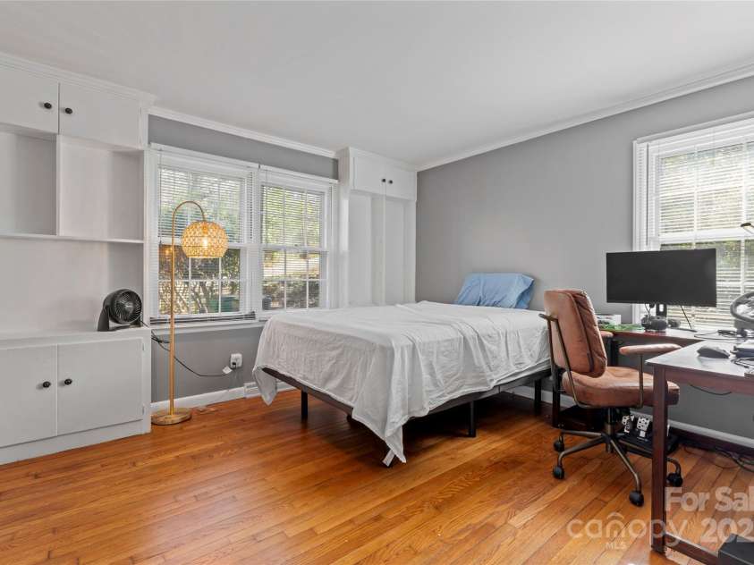 8101 Kerrybrook Circle, Charlotte, NC 28214.  MLS# CAR4222588, YatesRealty ID 9598. 