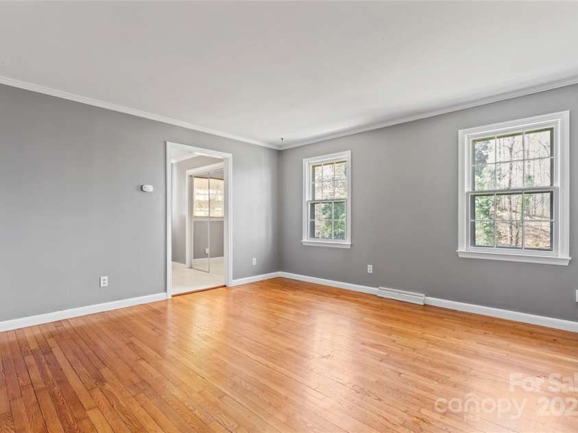 8101 Kerrybrook Circle, Charlotte, NC 28214.  MLS# CAR4222588, YatesRealty ID 9598. 