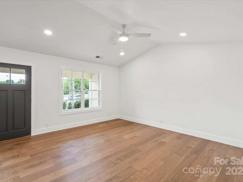 2429 Ellen Avenue, Charlotte, NC 28208.  MLS# CAR4222733, YatesRealty ID 9599. 