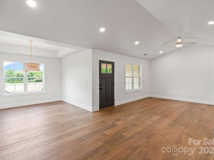 2429 Ellen Avenue, Charlotte, NC 28208.  MLS# CAR4222733, YatesRealty ID 9599. 