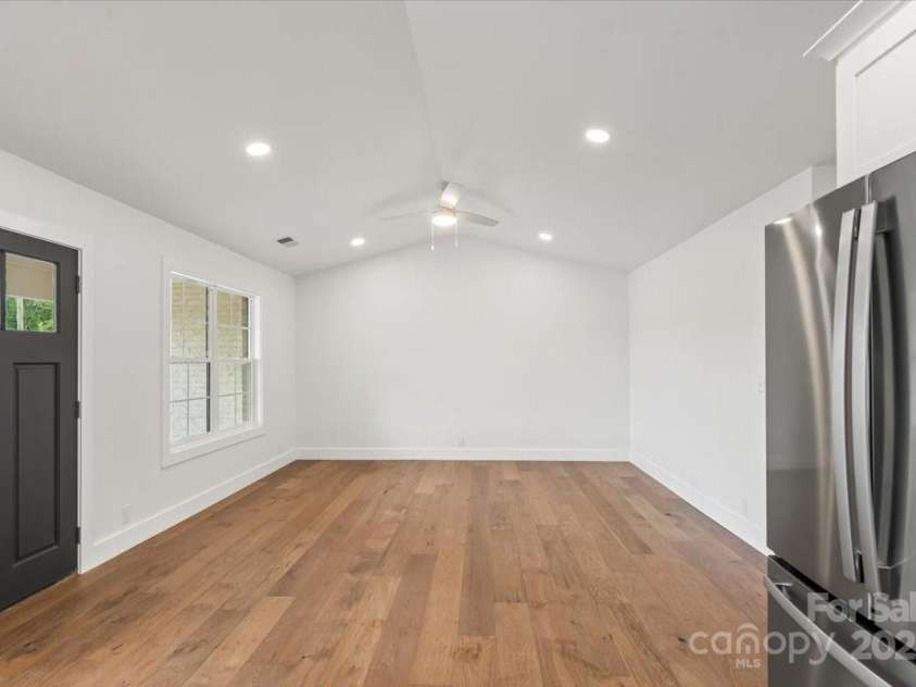 2429 Ellen Avenue, Charlotte, NC 28208.  MLS# CAR4222733, YatesRealty ID 9599. 