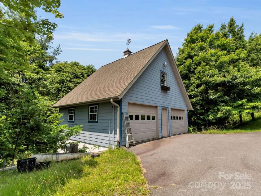 1592 Piney Hill Road, Burnsville, NC 28714.  MLS# CAR4269661, YatesRealty ID 96. 