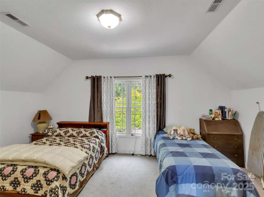 1592 Piney Hill Road, Burnsville, NC 28714.  MLS# CAR4269661, YatesRealty ID 96. 