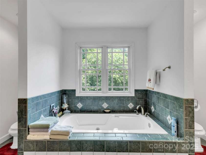 1592 Piney Hill Road, Burnsville, NC 28714.  MLS# CAR4269661, YatesRealty ID 96. 