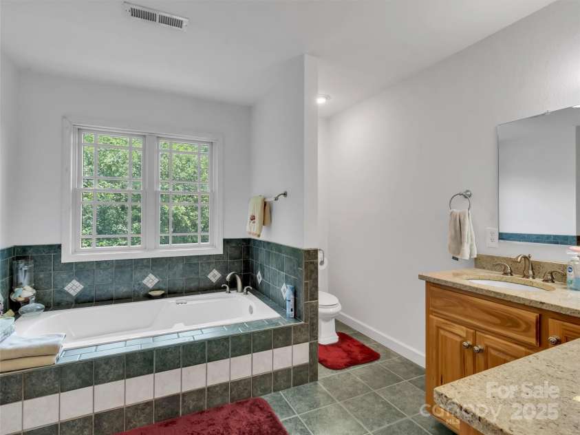 1592 Piney Hill Road, Burnsville, NC 28714.  MLS# CAR4269661, YatesRealty ID 96. 