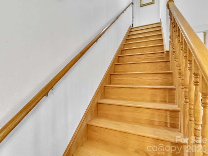 1592 Piney Hill Road, Burnsville, NC 28714.  MLS# CAR4269661, YatesRealty ID 96. 