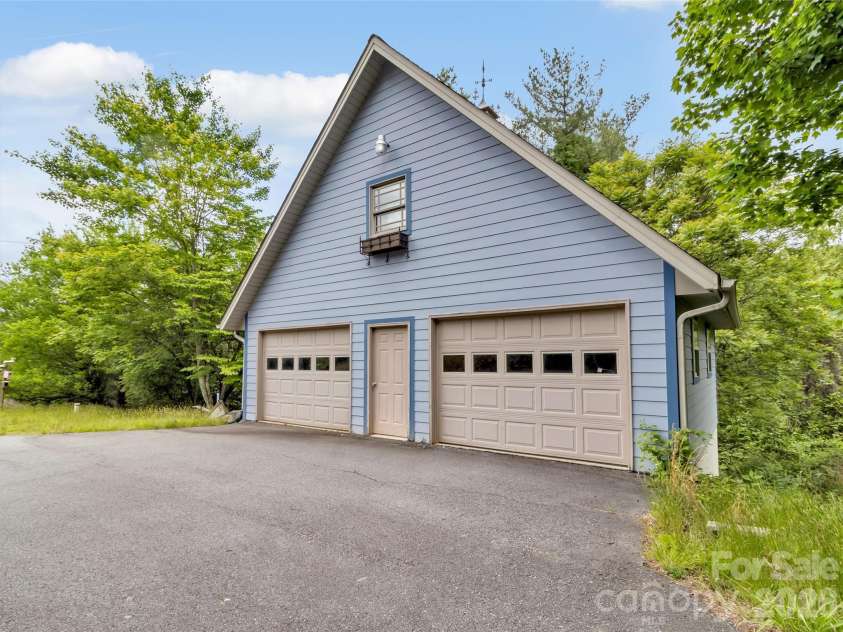 1592 Piney Hill Road, Burnsville, NC 28714.  MLS# CAR4269661, YatesRealty ID 96. 