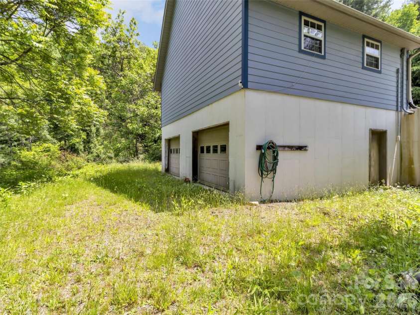 1592 Piney Hill Road, Burnsville, NC 28714.  MLS# CAR4269661, YatesRealty ID 96. 