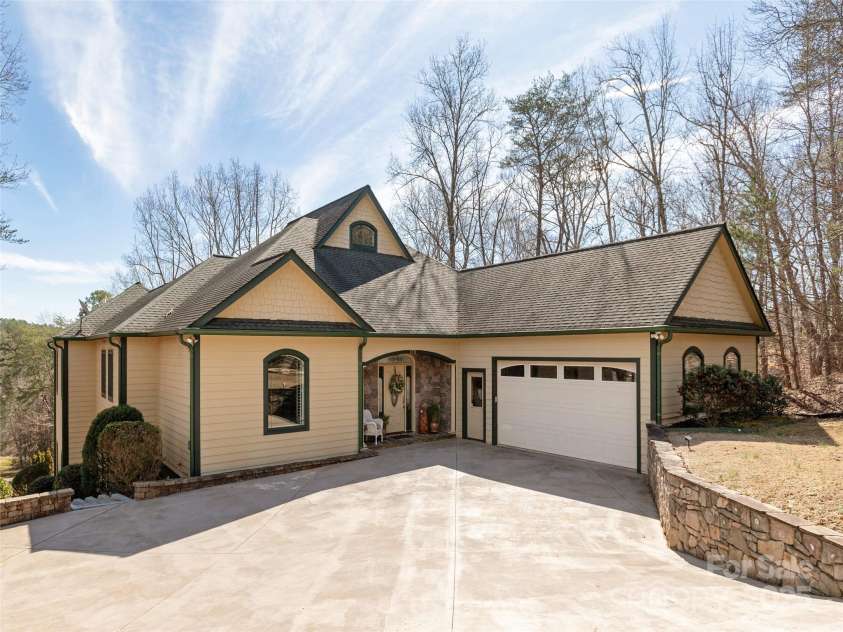 172 Summer Morning Court, Lake Lure, NC 28746.  MLS# CAR4223102, YatesRealty ID 960. 