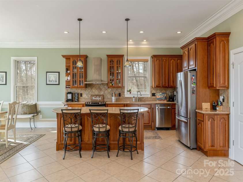 172 Summer Morning Court, Lake Lure, NC 28746.  MLS# CAR4223102, YatesRealty ID 960. Spacious Kitchen