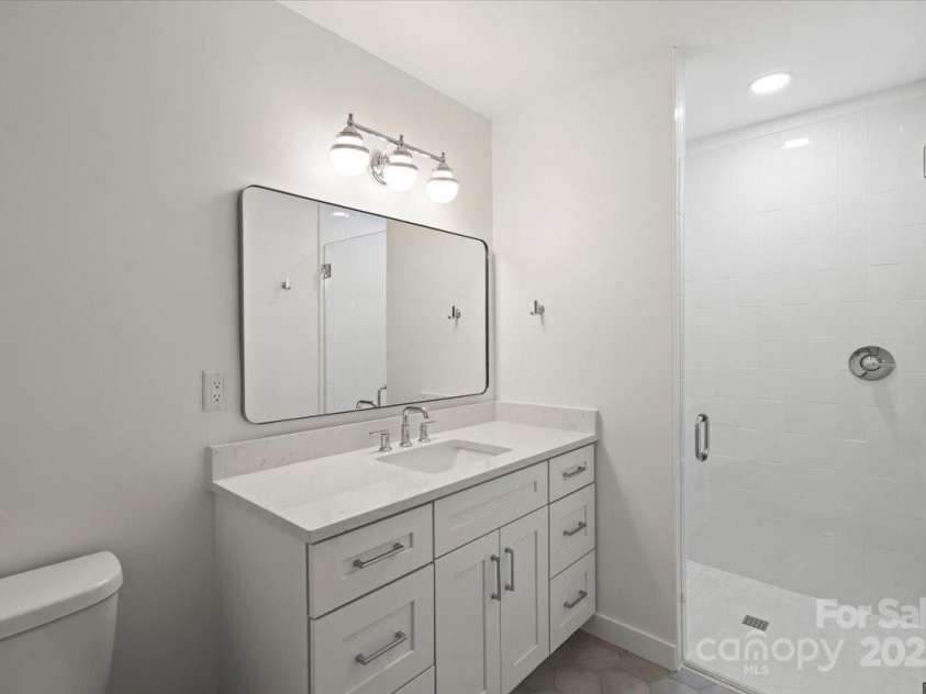 2425 Ellen Avenue, Charlotte, NC 28208.  MLS# CAR4222790, YatesRealty ID 9600. 