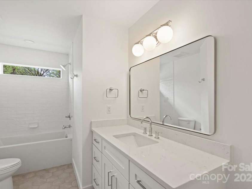 2425 Ellen Avenue, Charlotte, NC 28208.  MLS# CAR4222790, YatesRealty ID 9600. 